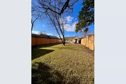 8608 Forest Hills Boulevard, Dallas, TX 75218 - Photo 20