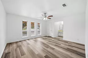 1661 Juniper Ln, Lewisville, TX 75077 - Photo 4