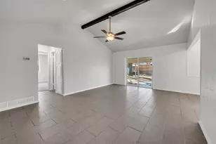 121 Quail Creek Dr, Crowley, TX 76036 - Photo 10