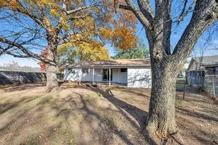 121 Quail Creek Dr, Crowley, TX 76036 - Photo 26