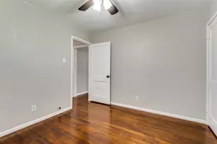 118 Nichols St, Irving, TX 75060 - Photo 8