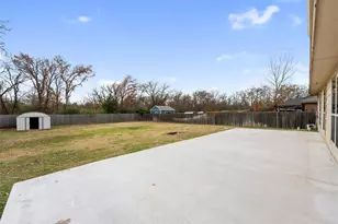 1627 Tanglewood Dr, Azle, TX 76020 - Photo 22