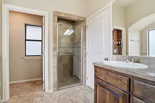 3202 Bowie St, Granbury, TX 76049 - Photo 12