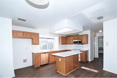 8221 Edgewater Drive, Frisco, TX 75034 - Photo 10