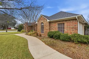 901 Dylan Ct, Burleson, TX 76028 - Photo 4