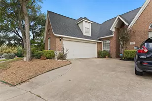 2505 Timber Ridge Dr, Garland, TX 75044 - Photo 2