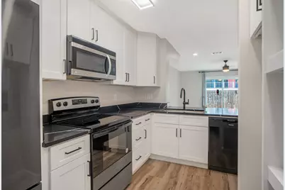 618 W Collins Street, Denton, TX 76201 - Photo 2