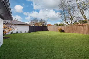 7407 Arbor Oaks Dr, Dallas, TX 75248 - Photo 38