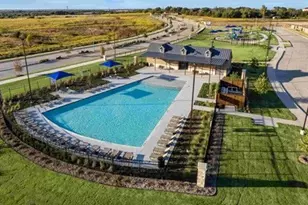 1918 Jackson St, Cleburne, TX 76033 - Photo 18