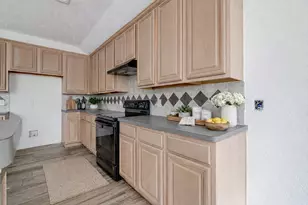 2525 Greenhaven Dr, Burleson, TX 76028 - Photo 12