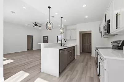 609 W Washington Avenue, Whitney, TX 76692 - Photo 14