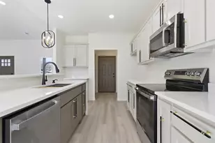 609 W Washington Ave, Whitney, TX 76692 - Photo 12