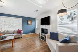 2129 Cardinal Ln, Fort Worth, TX 76111 - Photo 2