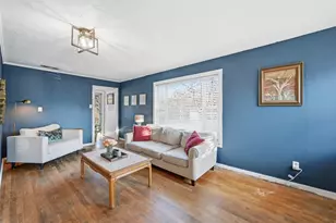 2129 Cardinal Ln, Fort Worth, TX 76111 - Photo 8