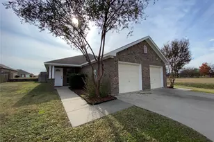 1709 Novella Ct, Fort Worth, TX 76134 - Photo 2
