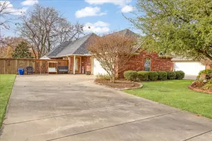 2700 Rex Cruse Dr, Sherman, TX 75092 - Photo 2