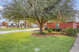 2700 Rex Cruse Dr, Sherman, TX 75092 - Photo 4