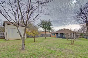 6800 Wallis Rd, Lake Worth, TX 76135 - Photo 24