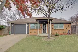 6800 Wallis Rd, Lake Worth, TX 76135 - Photo 1