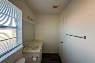 1021 Pleasant Valley Ln, Arlington, TX 76015 - Photo 18