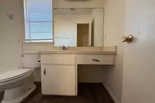 1021 Pleasant Valley Ln, Arlington, TX 76015 - Photo 16