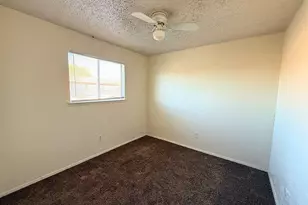 1021 Pleasant Valley Ln, Arlington, TX 76015 - Photo 14