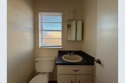 1021 Pleasant Valley Lane, Arlington, TX 76015 - Photo 16