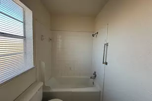 1021 Pleasant Valley Ln, Arlington, TX 76015 - Photo 24