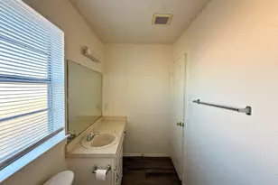 1021 Pleasant Valley Ln, Arlington, TX 76015 - Photo 8