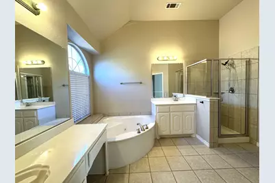 5287 W Cove Way, Grand Prairie, TX 75052 - Photo 14