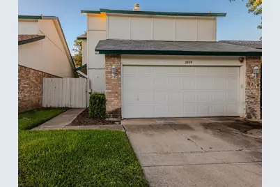 2805 Southern Cross Drive, Garland, TX 75044 - Photo 2