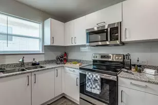 2310 Dalworth St, Grand Prairie, TX 75050 - Photo 4