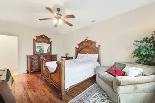 571 Rockingham Dr, Irving, TX 75063 - Photo 12