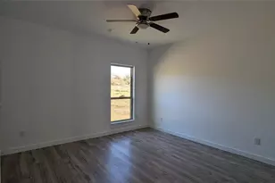 117 Brittons Ln, Runaway Bay, TX 76426 - Photo 4