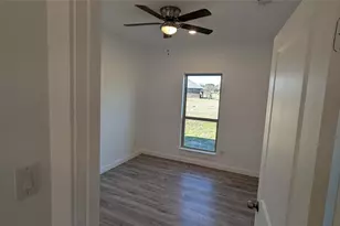 117 Brittons Ln, Runaway Bay, TX 76426 - Photo 8