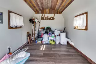 606 Tamara Ln, Grand Prairie, TX 75051 - Photo 2