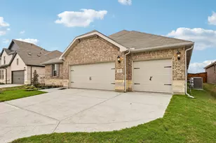 4022 Granbury Dr, Farmersville, TX 75442 - Photo 2