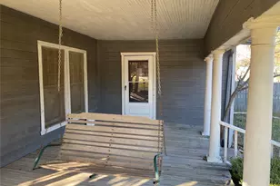 302 W Orville St, Wills Point, TX 75169 - Photo 2