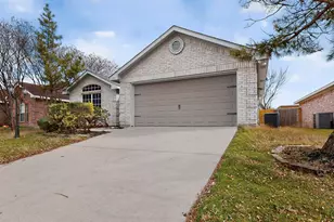 721 Somerset Dr, Cedar Hill, TX 75104 - Photo 2