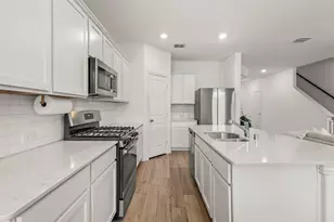 1733 Lake Grove Dr, Little Elm, TX 75068 - Photo 6