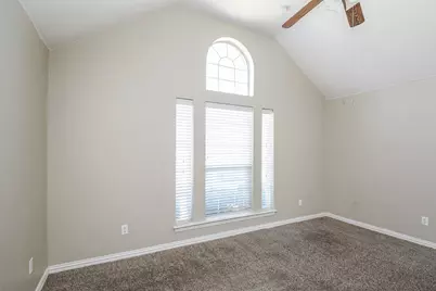 125 Currie Court, Crowley, TX 76036 - Photo 6