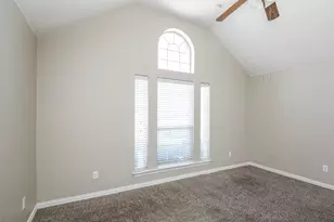 125 Currie Ct, Crowley, TX 76036 - Photo 6