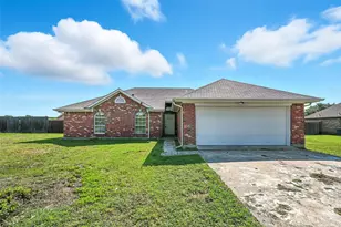 5007 Creek Crossing Dr, Greenville, TX 75402 - Photo 2