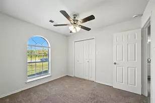 5007 Creek Crossing Dr, Greenville, TX 75402 - Photo 4