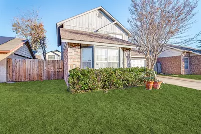 4617 Waterway Drive N, Fort Worth, TX 76137 - Photo 2