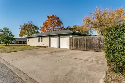 5900 Field Stone Court, North Richland Hills, TX 76180 - Photo 4