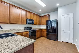 8453 Shallow Creek Dr, Fort Worth, TX 76179 - Photo 10