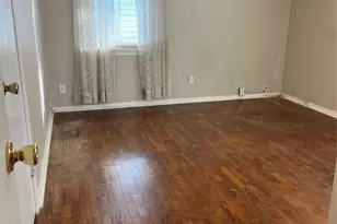 909 Rindie St, Irving, TX 75060 - Photo 10