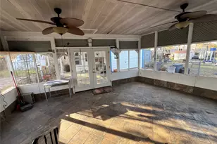 909 Rindie St, Irving, TX 75060 - Photo 12