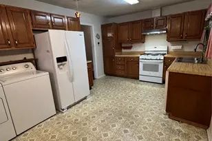 909 Rindie St, Irving, TX 75060 - Photo 6